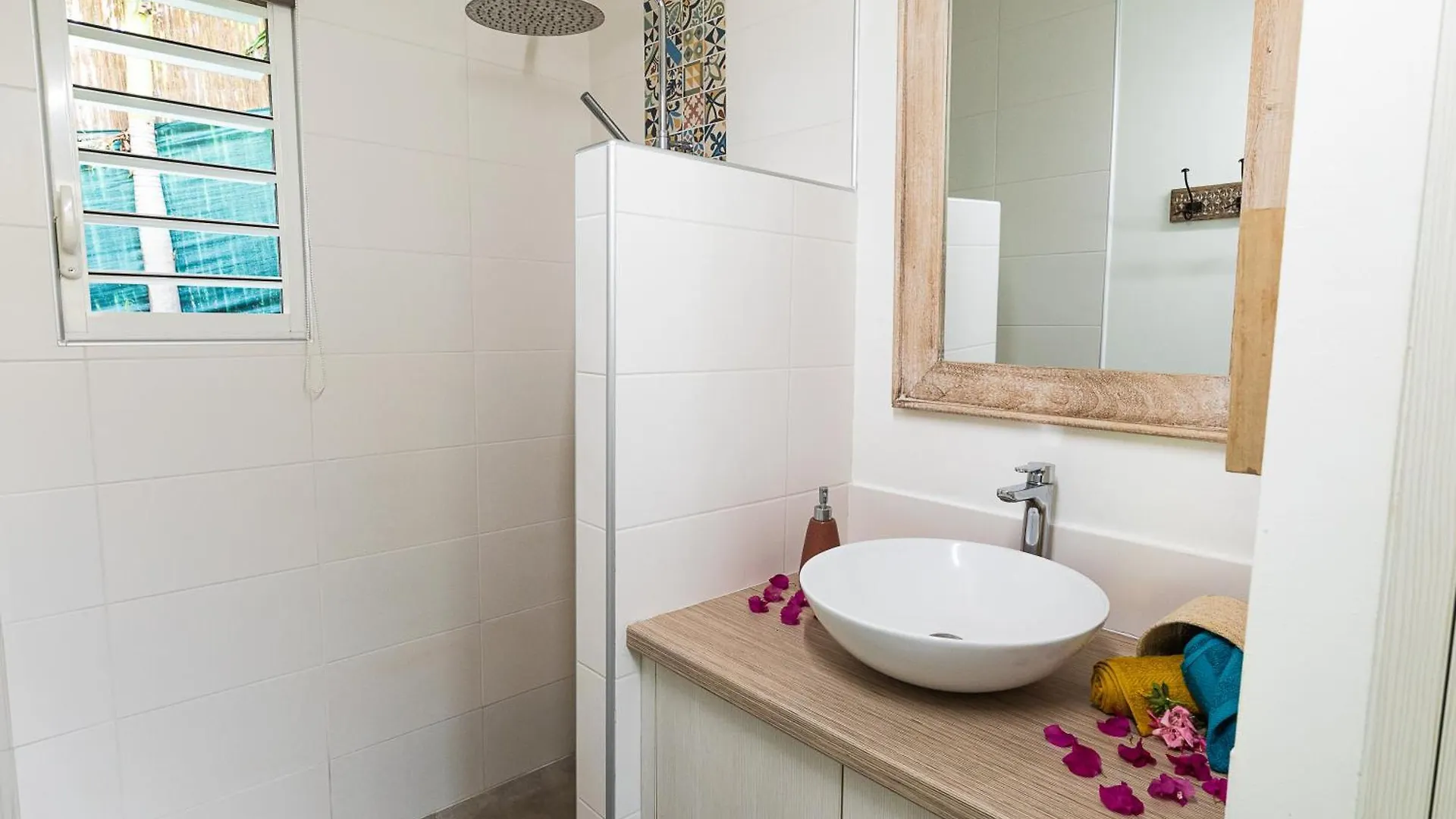 Mon'Desir Lodge - Bungalows Case-Pilote 0*,  Martinique